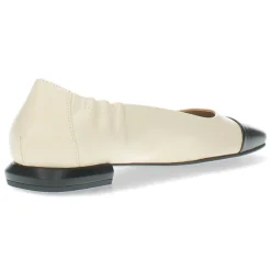 Beige ballerina's
