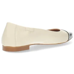 Beige ballerina's