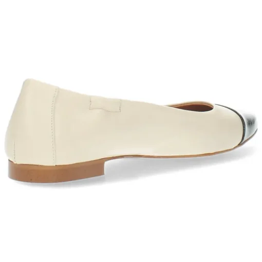 Beige ballerina's