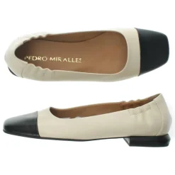 Beige ballerina's
