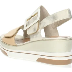 Beige sandalen
