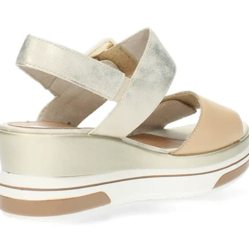Beige sandalen