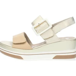 Beige sandalen