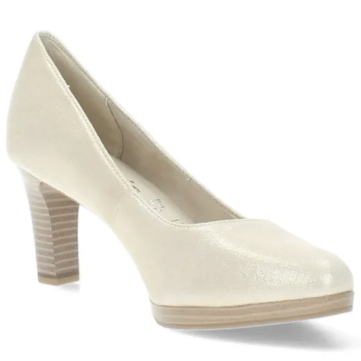 Champagne pumps
