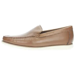 Cognac slip-ons