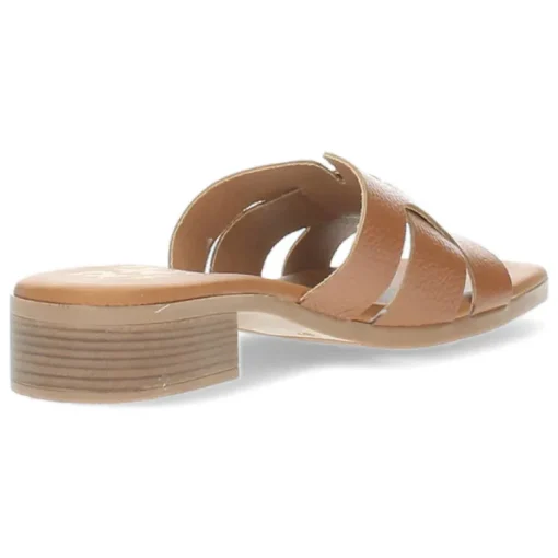 Cognac slippers