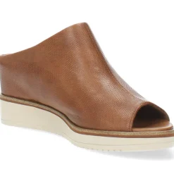 Cognac slippers