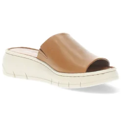 Cognac slippers