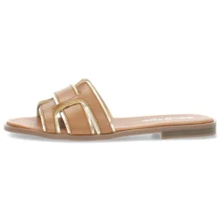Cognac slippers