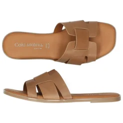 Cognac slippers