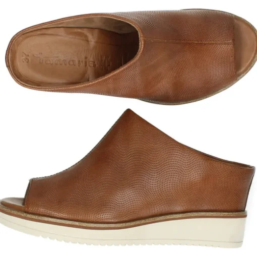 Cognac slippers