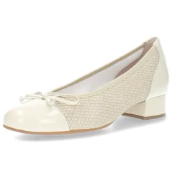 Ecru pumps