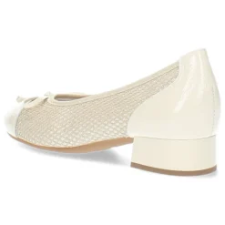 Ecru pumps