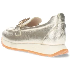 Gouden sneakers