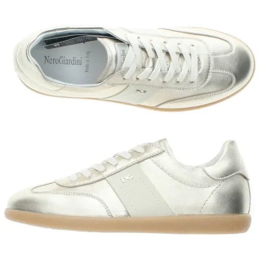 Gouden sneakers