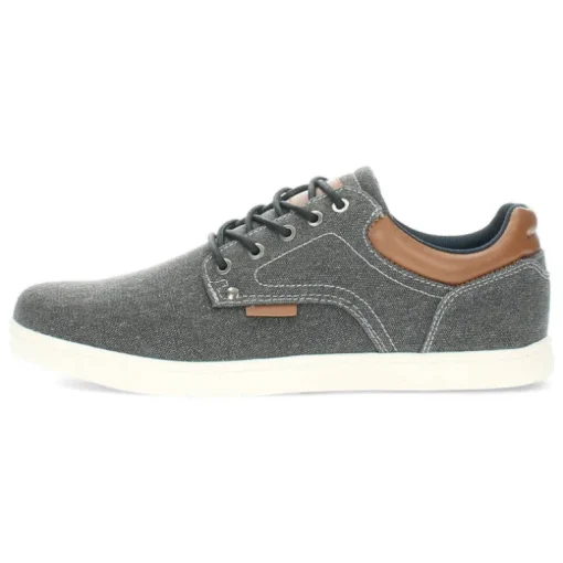 Jeans zwarte sneakers