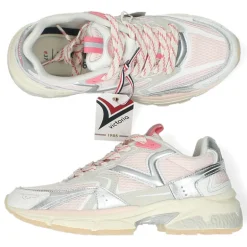 Lichtroze sneakers