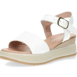 Witte sandalen