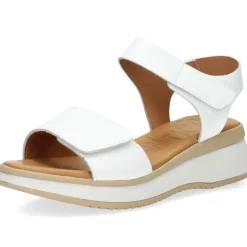 Witte sandalen