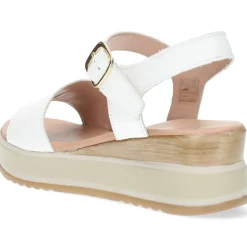 Witte sandalen