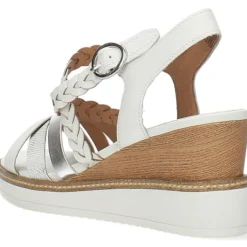 Witte sandalen
