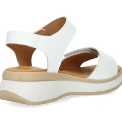 Witte sandalen