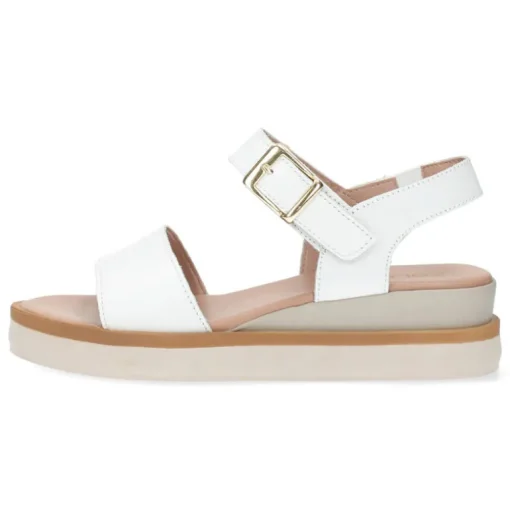 Witte sandalen