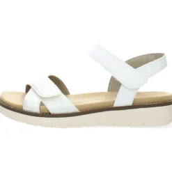 Witte sandalen