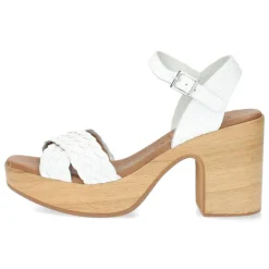 Witte sandalen