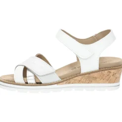 Witte sandalen