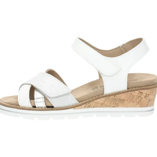 Witte sandalen