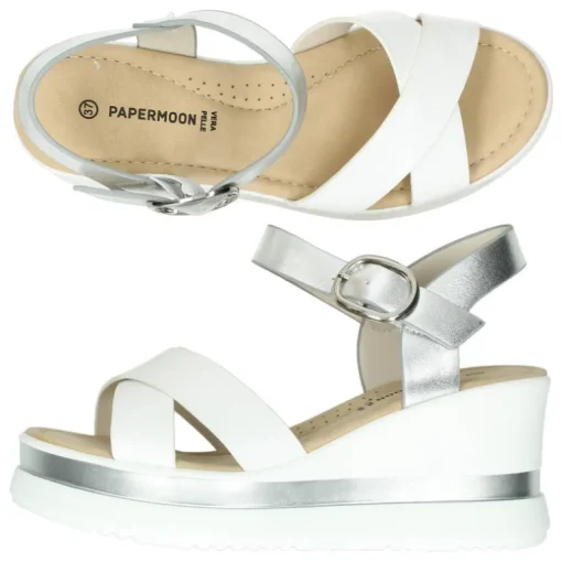 Witte sandalen