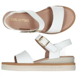 Witte sandalen