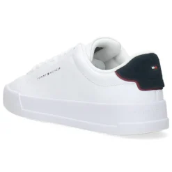 Witte sneakers