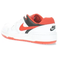 Witte sneakers