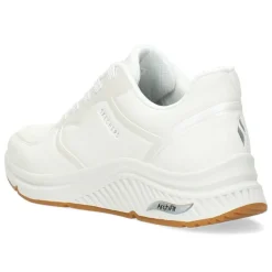 Witte sneakers