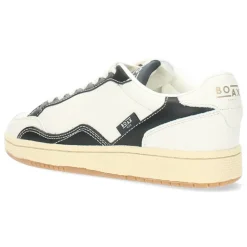 Witte sneakers