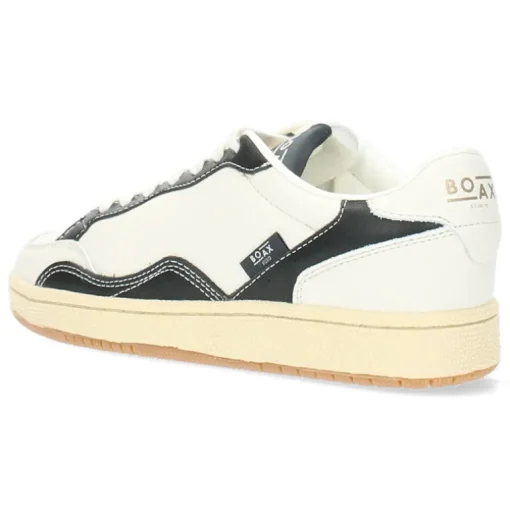 Witte sneakers