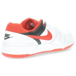 Witte sneakers