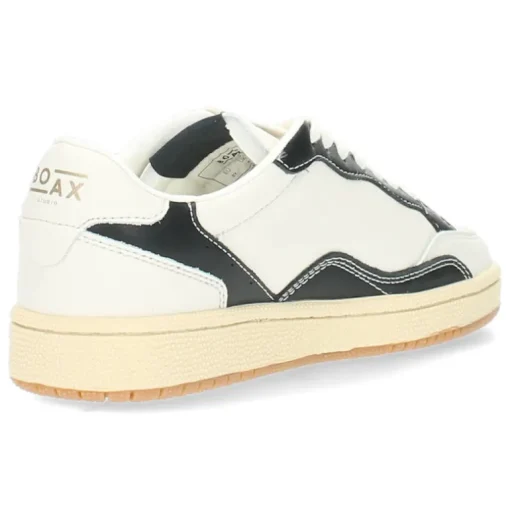 Witte sneakers