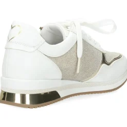 Witte sneakers