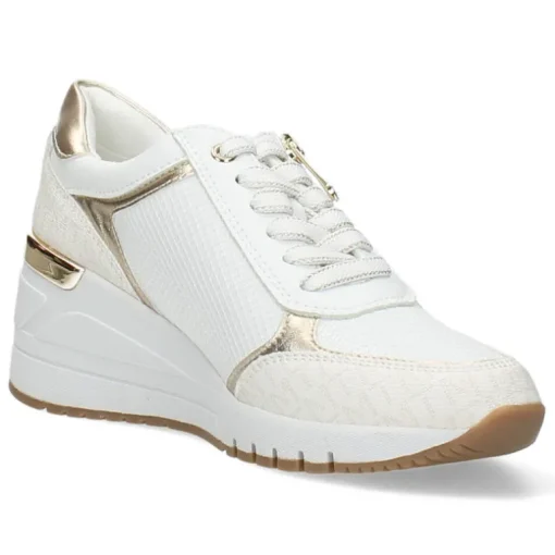 Witte sneakers