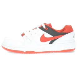 Witte sneakers