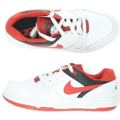 Witte sneakers