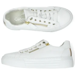 Witte sneakers