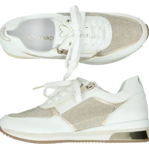 Witte sneakers