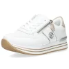 Witte sneakes