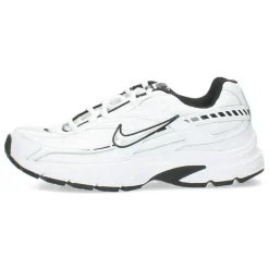Witte sportschoenen
