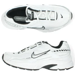 Witte sportschoenen