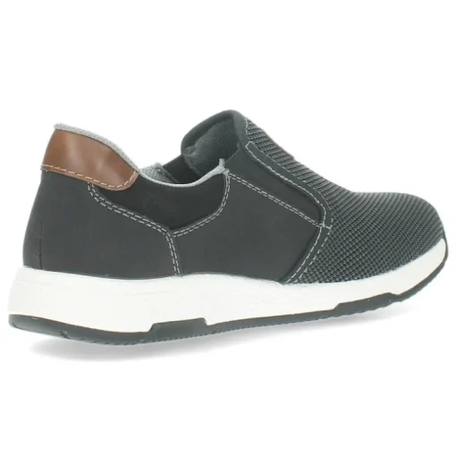 Zwarte slip-ons
